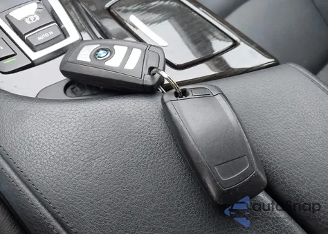 2011 BMW 528I из США, поврежденный, VIN WBAFR1C53BDS36650